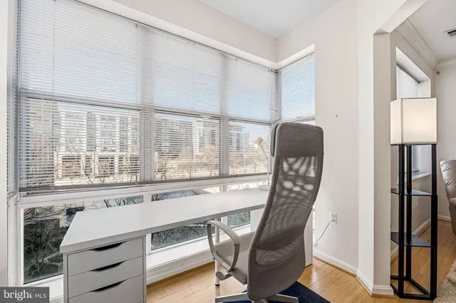 $207,000 | 23 Pierside Drive, Unit 315, Baltimore, MD 21230