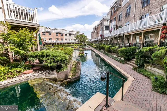 $207,000 | 23 Pierside Drive, Unit 315, Baltimore, MD 21230