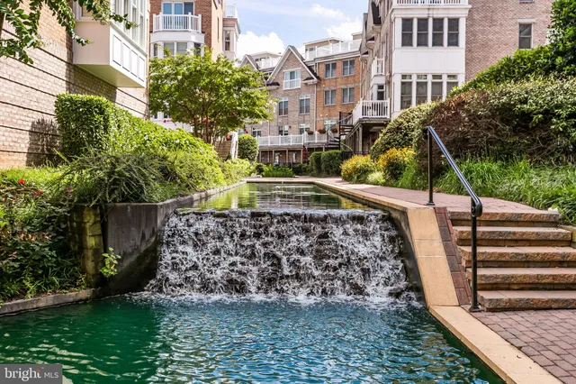 $207,000 | 23 Pierside Drive, Unit 315, Baltimore, MD 21230