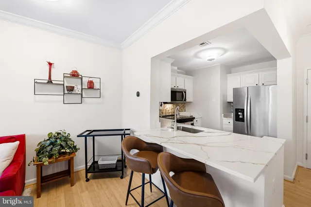 $207,000 | 23 Pierside Drive, Unit 315, Baltimore, MD 21230