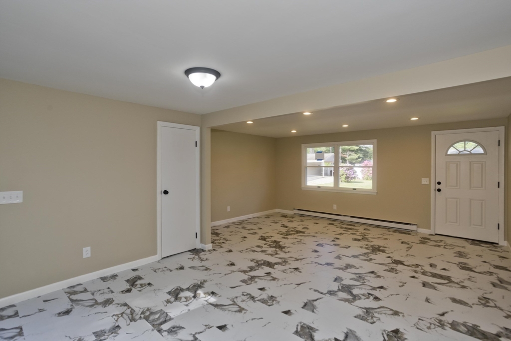 276 Spikenard Circle Springfield, MA 01129 - Photo 10 of 39