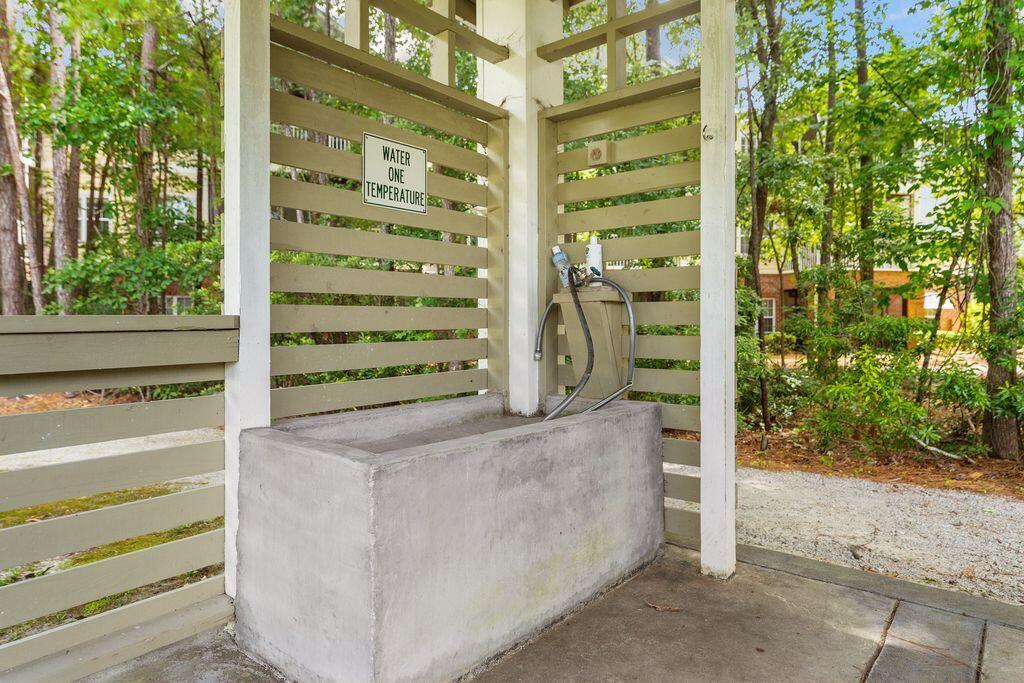 1502 Basildon Road Mount Pleasant, SC 29466 - Photo 34 of 40 Dog Wash