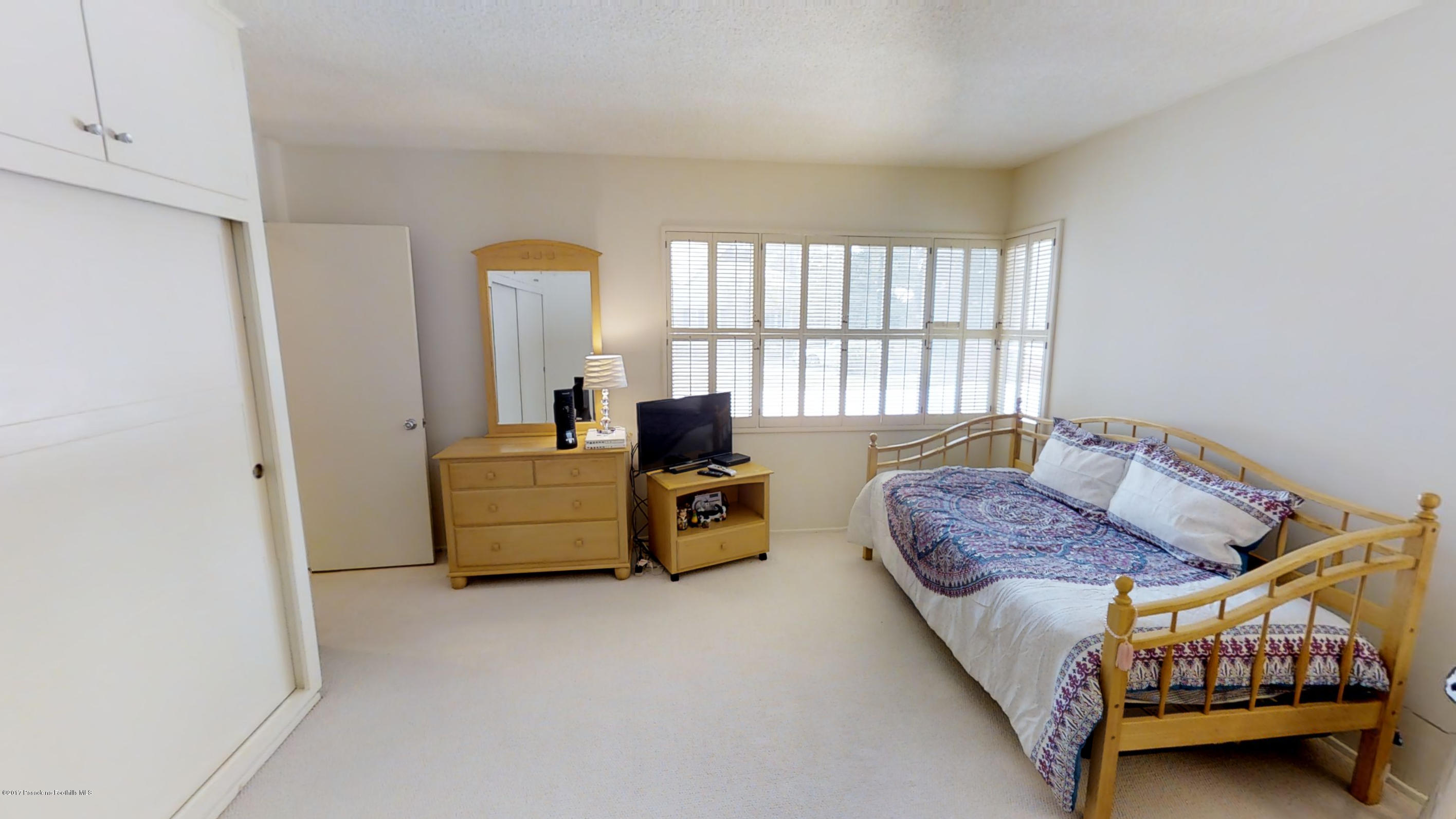 1549 Meadowbrook Road Altadena, CA 91001 - Photo 16 of 35 uQ8LFJ5fnV8 - 08.23.2017_21.15.11