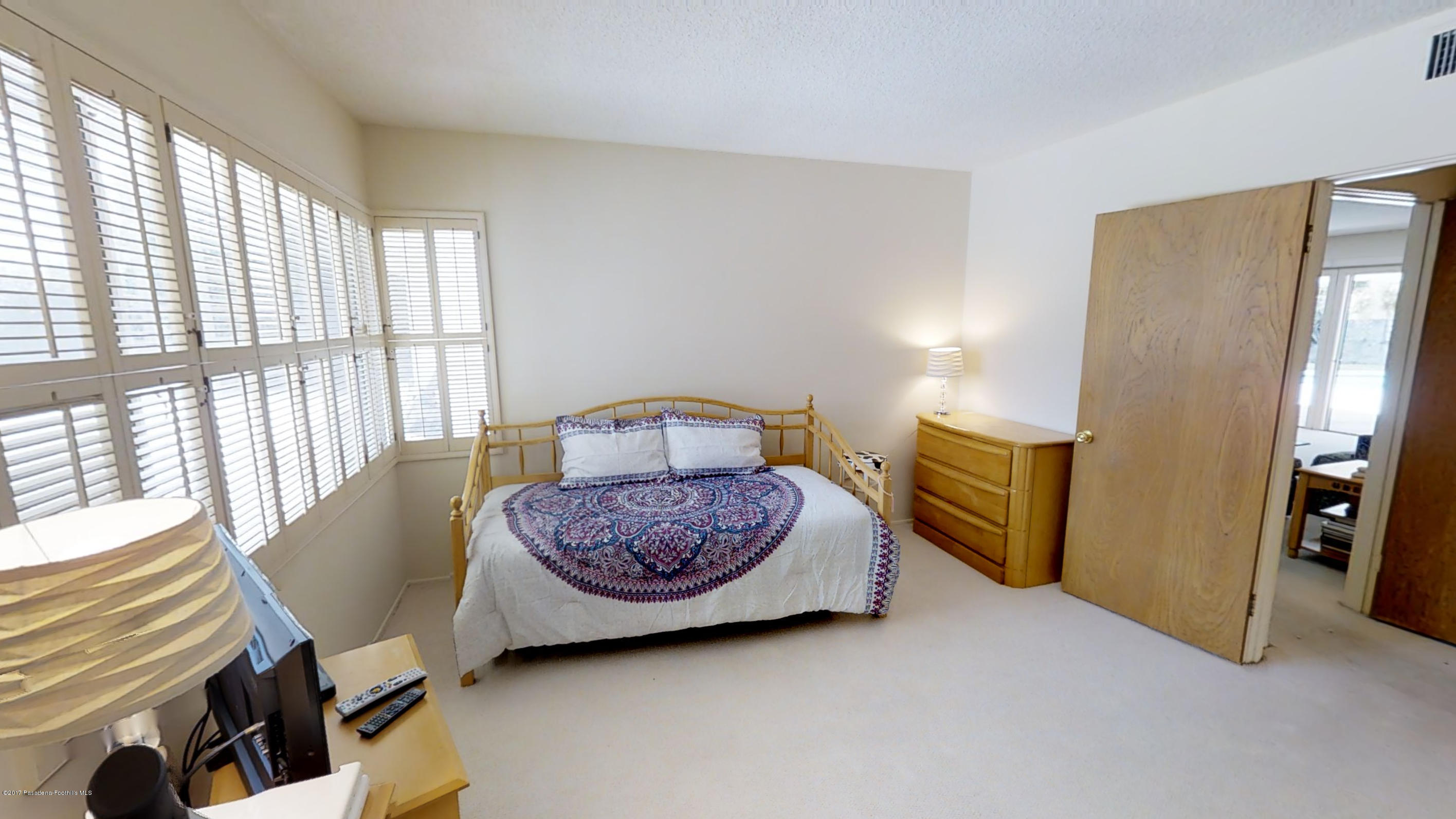 1549 Meadowbrook Road Altadena, CA 91001 - Photo 17 of 35 uQ8LFJ5fnV8 - 08.23.2017_21.15.20