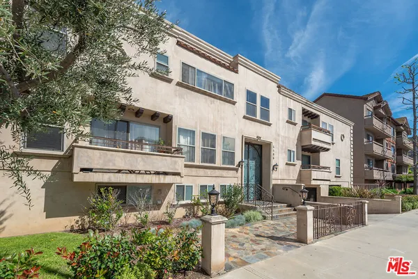 $640,000 | 4466 Coldwater Canyon Avenue, Unit 205, Studio City, CA 91604