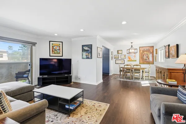 $640,000 | 4466 Coldwater Canyon Avenue, Unit 205, Studio City, CA 91604