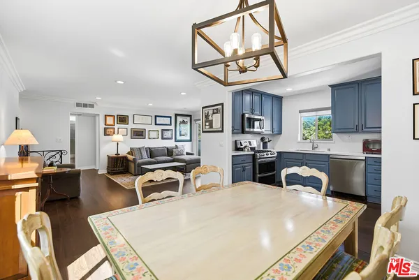 $640,000 | 4466 Coldwater Canyon Avenue, Unit 205, Studio City, CA 91604