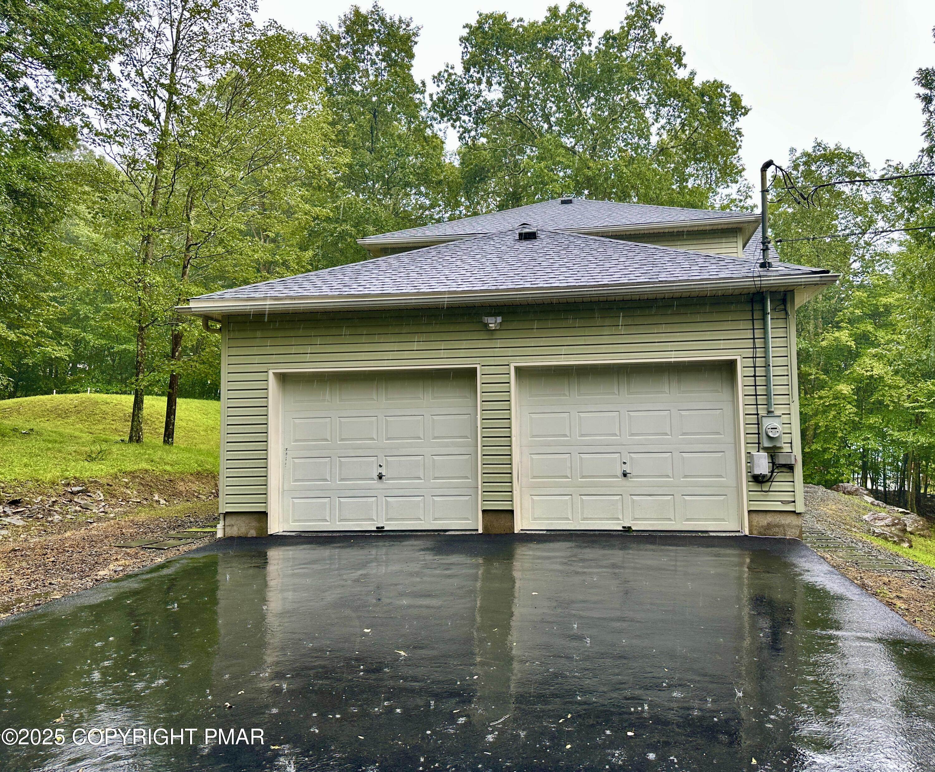 164 Alpine Road Henryville, PA 18332 - Photo 6 of 49 a view of a house with a yard