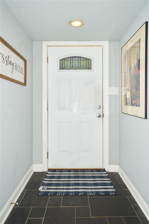 913 Fry Road Greenwood, IN 46142 - Photo 3 of 25 Gallery Image 3
