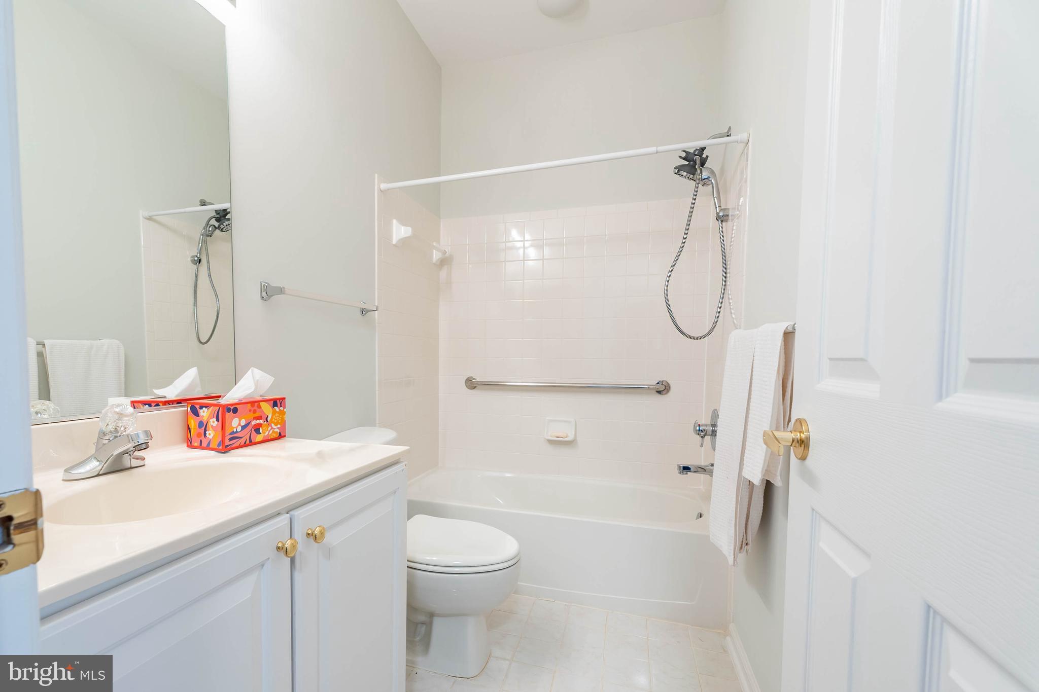 6880 Saddle Run Way Gainesville, VA 20155 - Photo 25 of 57 2nd Bath