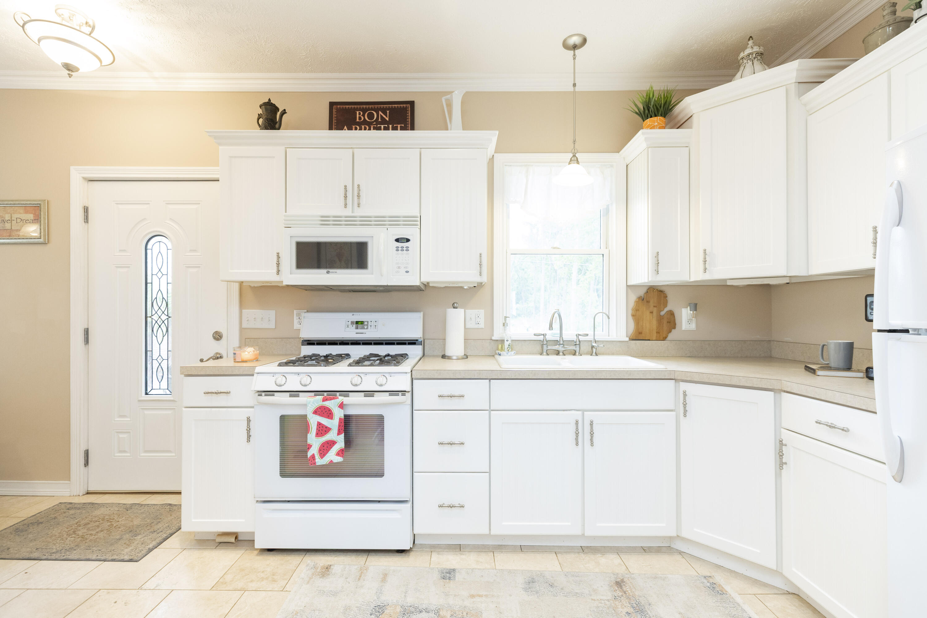 68434 Dailey Road Edwardsburg, MI 49112 - Photo 7 of 58 Kitchen Area