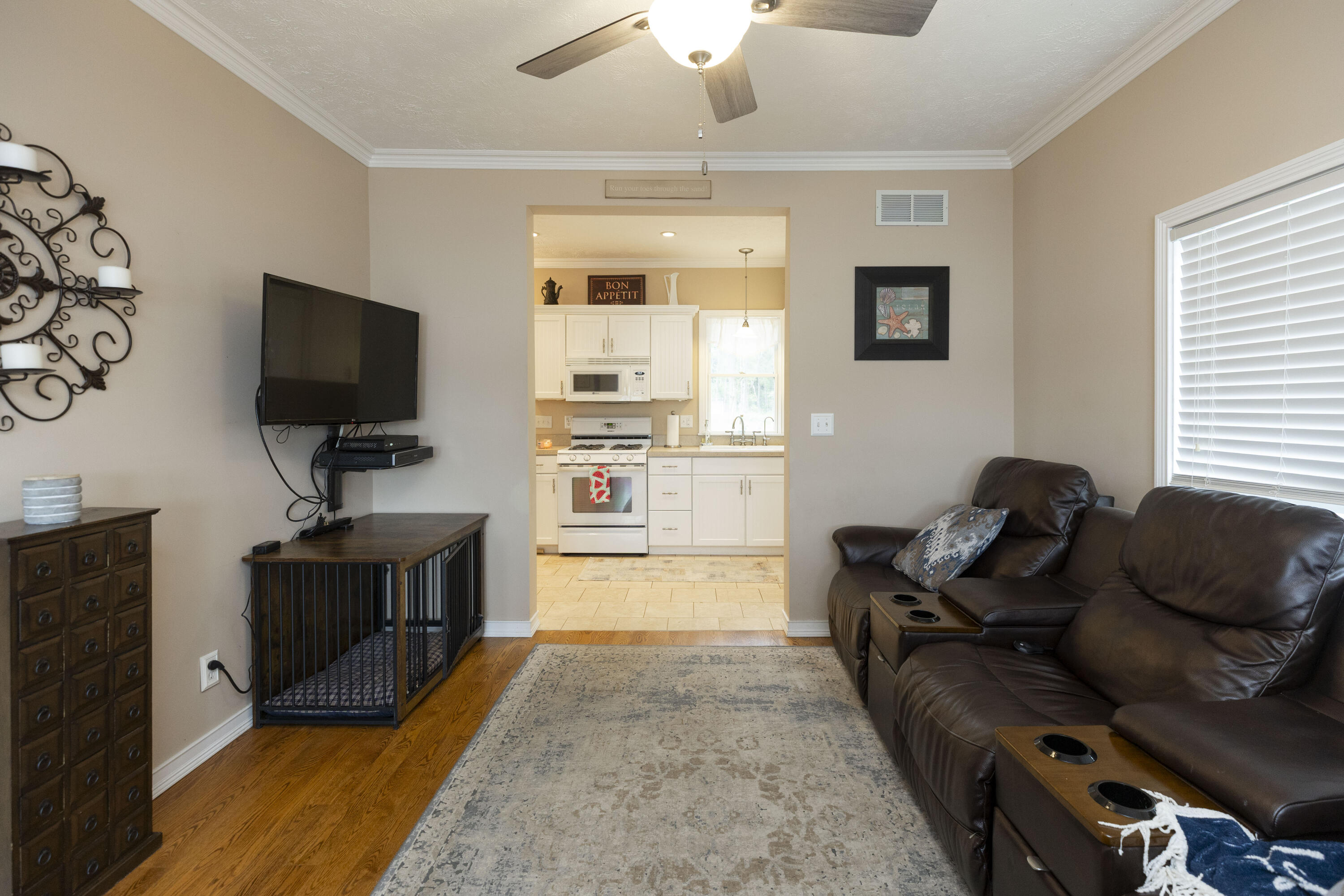 68434 Dailey Road Edwardsburg, MI 49112 - Photo 10 of 58 Living Space