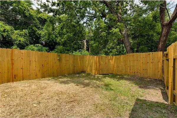$1,900 | 2706 Mulford Cove, Unit B, Austin, TX 78741