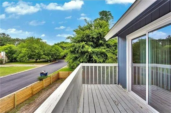 $1,900 | 2706 Mulford Cove, Unit B, Austin, TX 78741