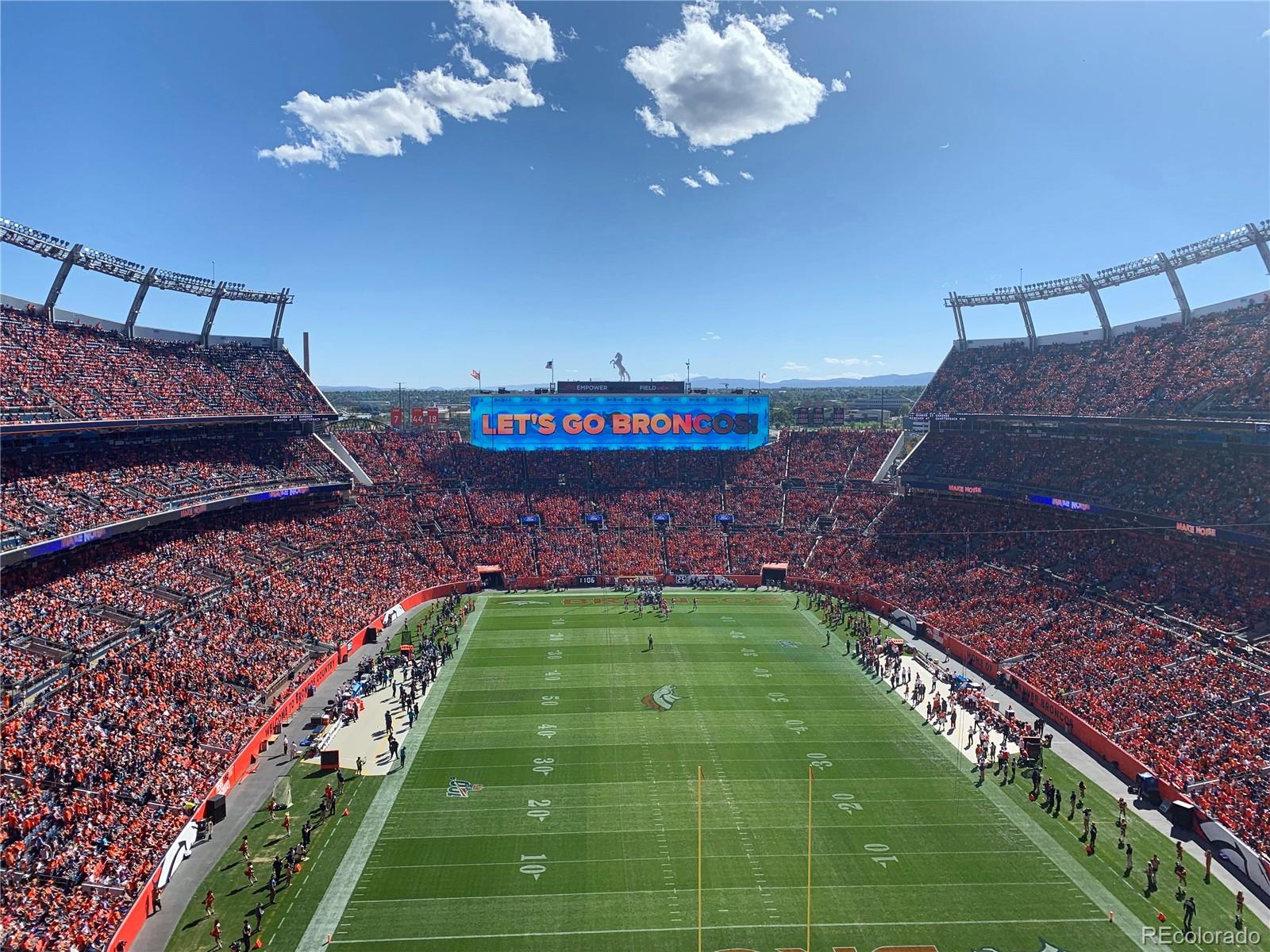 1792 Wynkoop Street, Unit 307 Denver, CO 80202 - Photo 25 of 26 a room with a table & chairs in patio