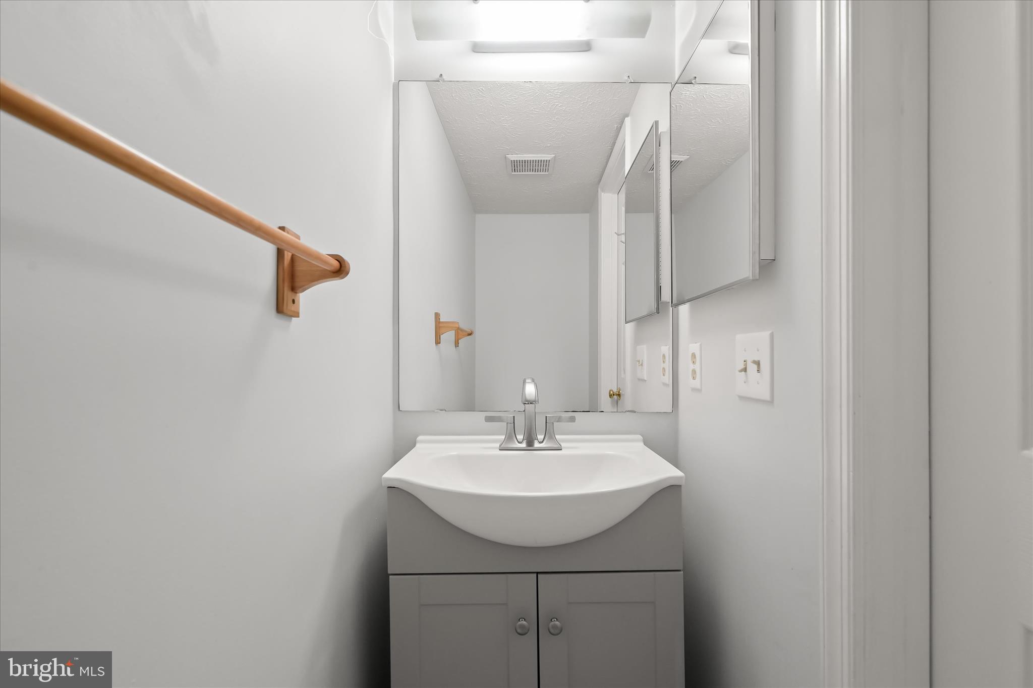 6184 Sawyer Road New Market, MD 21774 - Photo 21 of 60 Powder Room