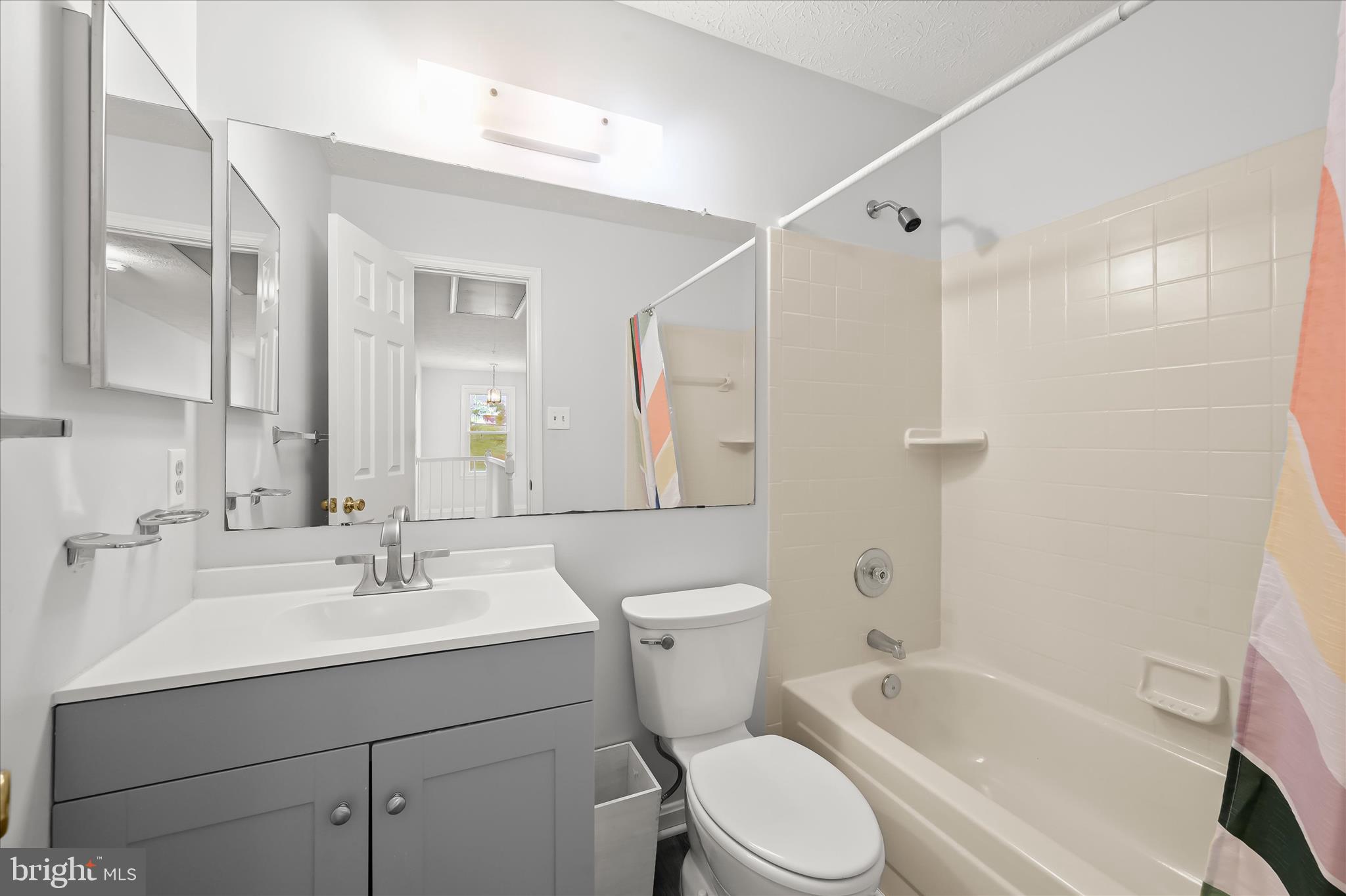 6184 Sawyer Road New Market, MD 21774 - Photo 34 of 60 Hall Bath