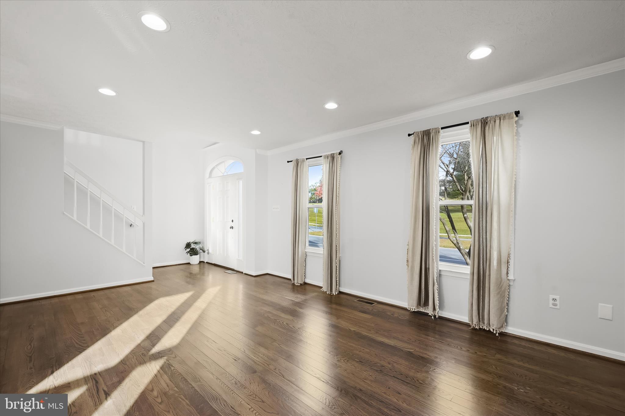 6184 Sawyer Road New Market, MD 21774 - Photo 6 of 60 Living Room