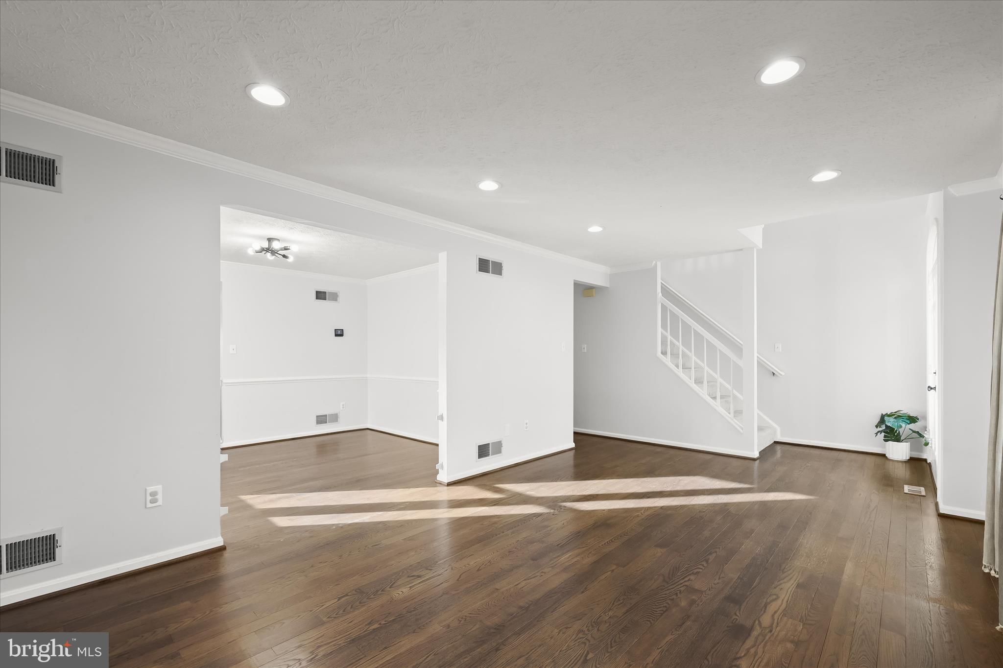 6184 Sawyer Road New Market, MD 21774 - Photo 7 of 60 Living & Dining