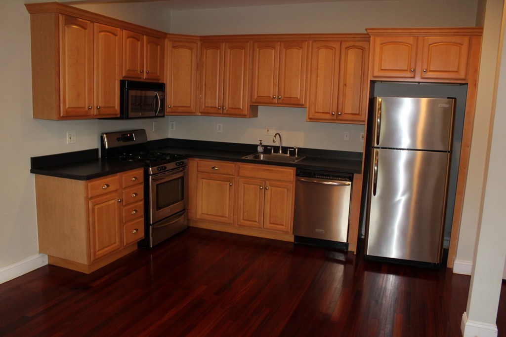 582 East 4th Street, Unit 2 Boston, MA 02127 - Photo 4 of 10