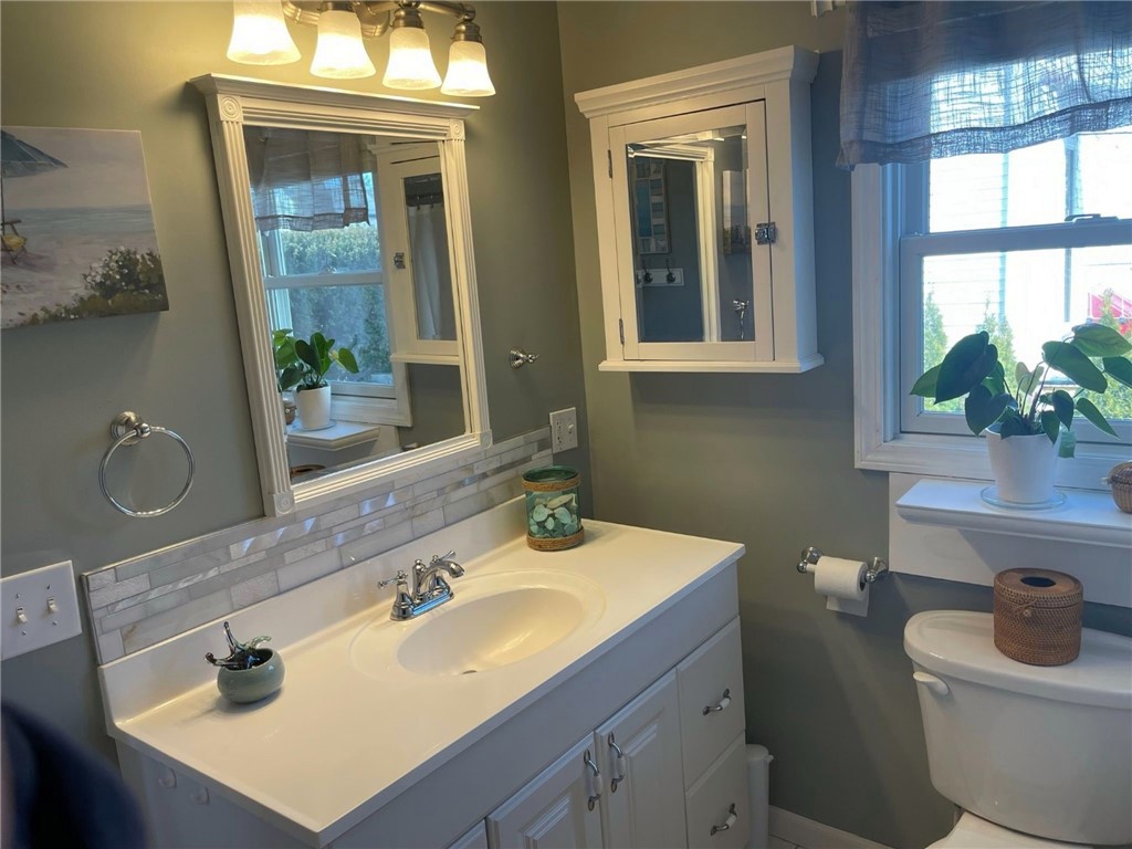 4 Bayview Avenue Bristol, RI 02809 - Photo 11 of 24
