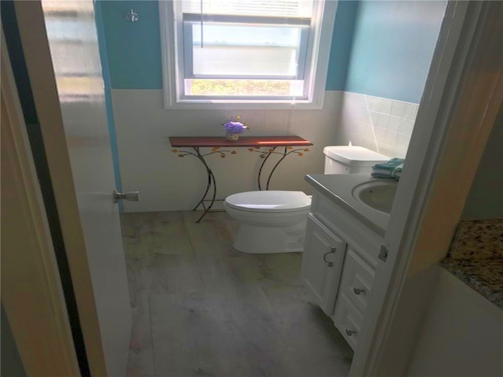 4 Bayview Avenue Bristol, RI 02809 - Photo 16 of 24