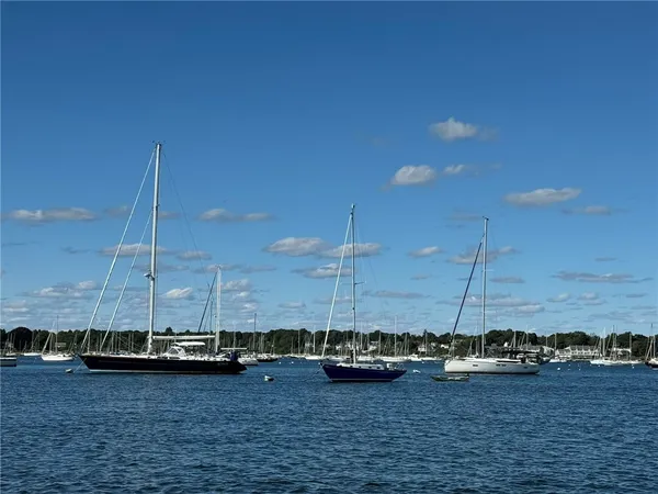 $699,900 | 4 Bayview Avenue, Bristol, RI 02809