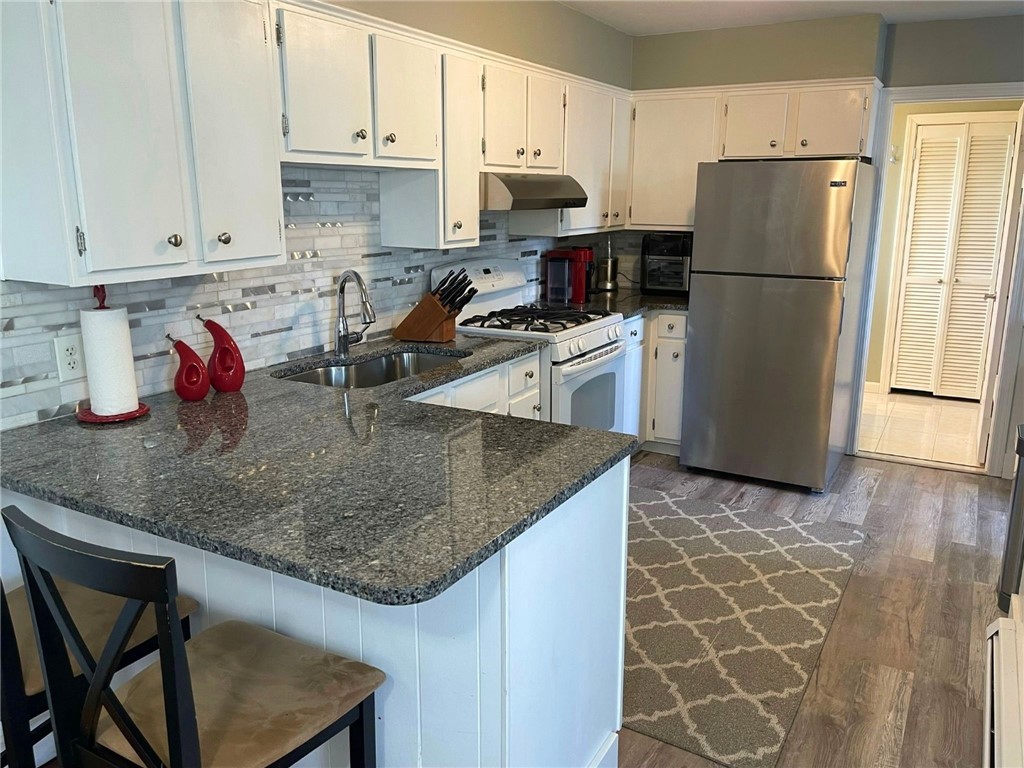 4 Bayview Avenue Bristol, RI 02809 - Photo 5 of 24