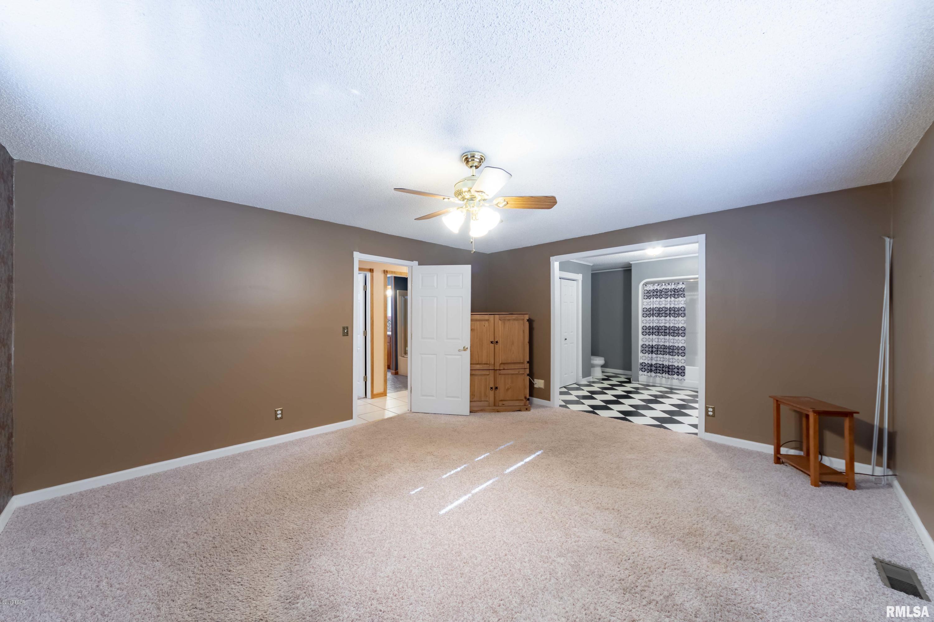 17265 Freeman Spur Road Herrin, IL 62948 - Photo 12 of 30 Gallery Image 12