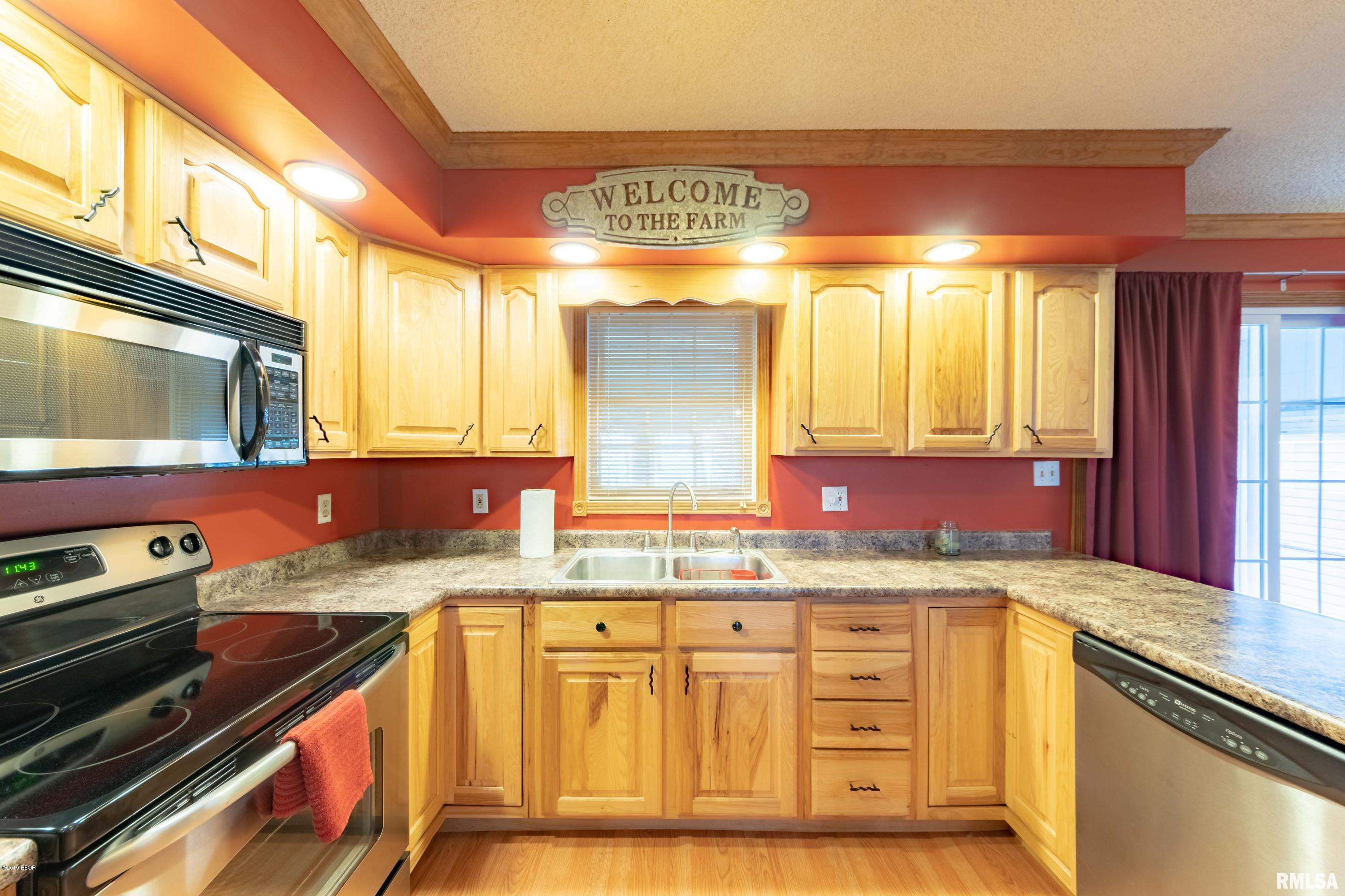 17265 Freeman Spur Road Herrin, IL 62948 - Photo 10 of 30 Gallery Image 10