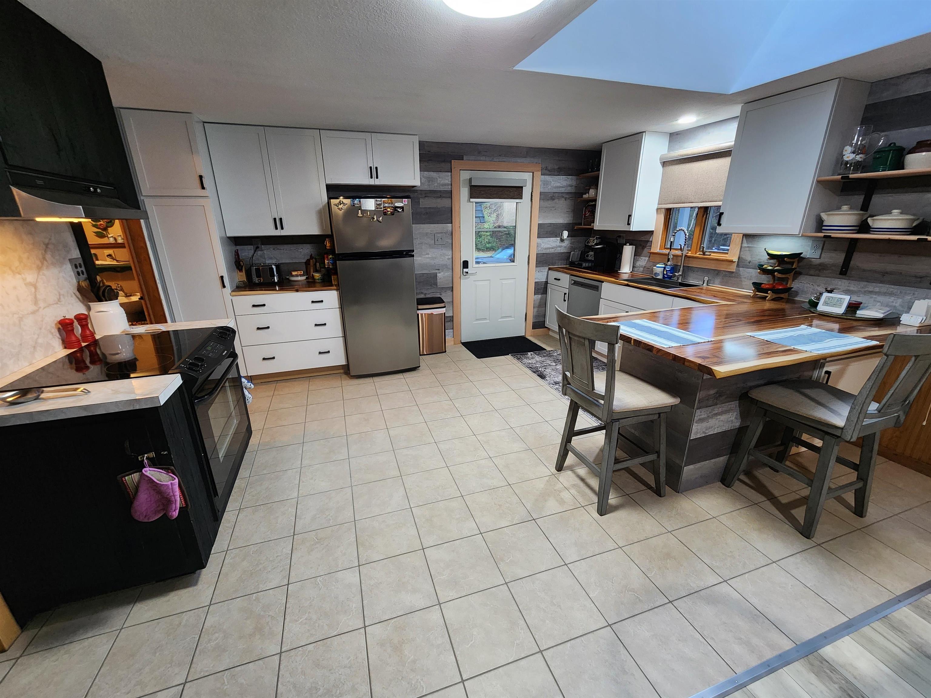 63 Hall Road Errol, NH 03579 - Photo 5 of 60
