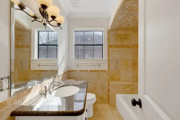 $1,750 | 2306 Blodgett Street, Unit 2, Houston, TX 77004