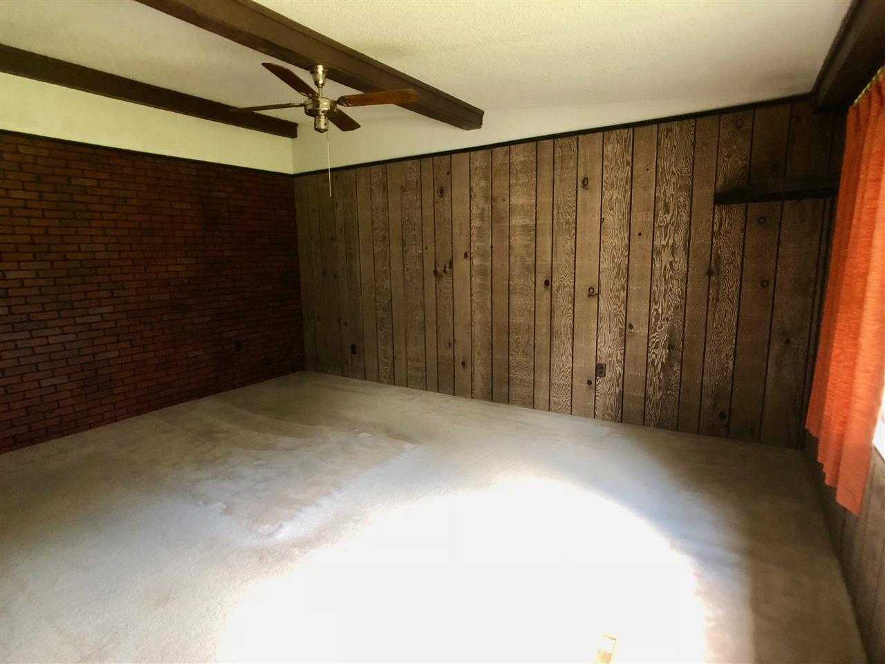 6038 Tipple Road Rockford, IL 61102 - Photo 12 of 25 a view of a garage