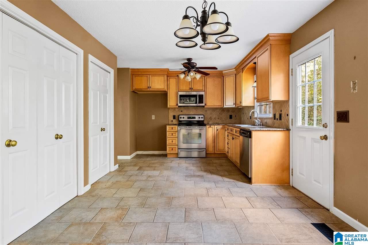 5147 Colonial Park Road Birmingham, AL 35242 - Photo 10 of 33