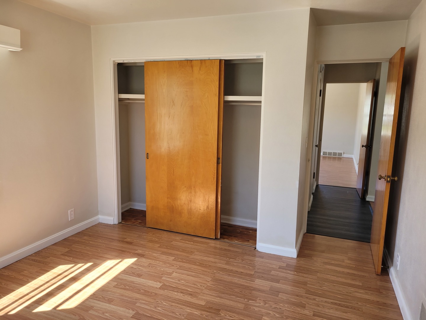 507 North 12th Street Mount Vernon, IL 62864 - Photo 17 of 23 a view of a hallway with wooden floor