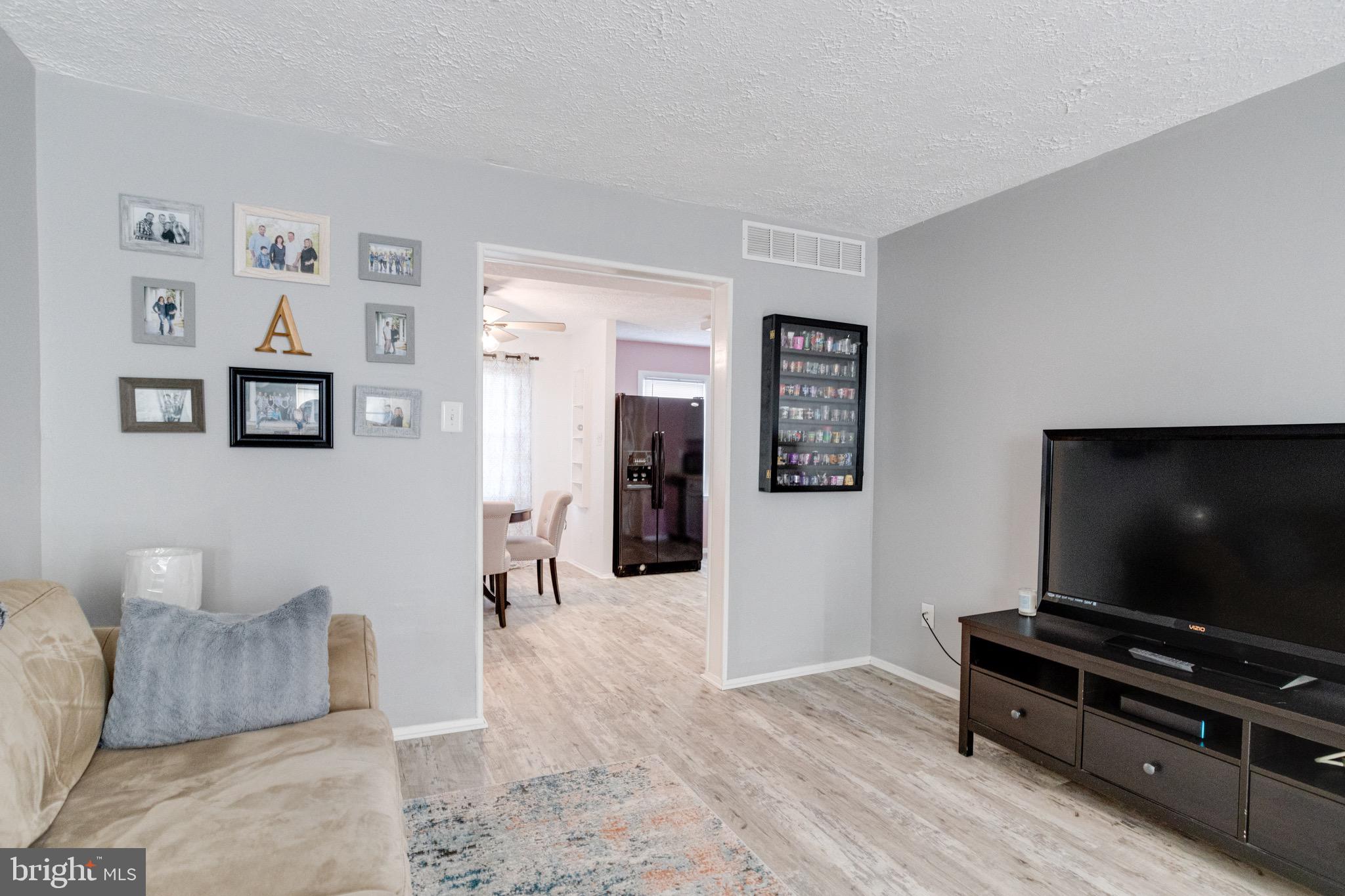 35 Colleton Court Nottingham, MD 21236 - Photo 5 of 48 Gallery Image 5