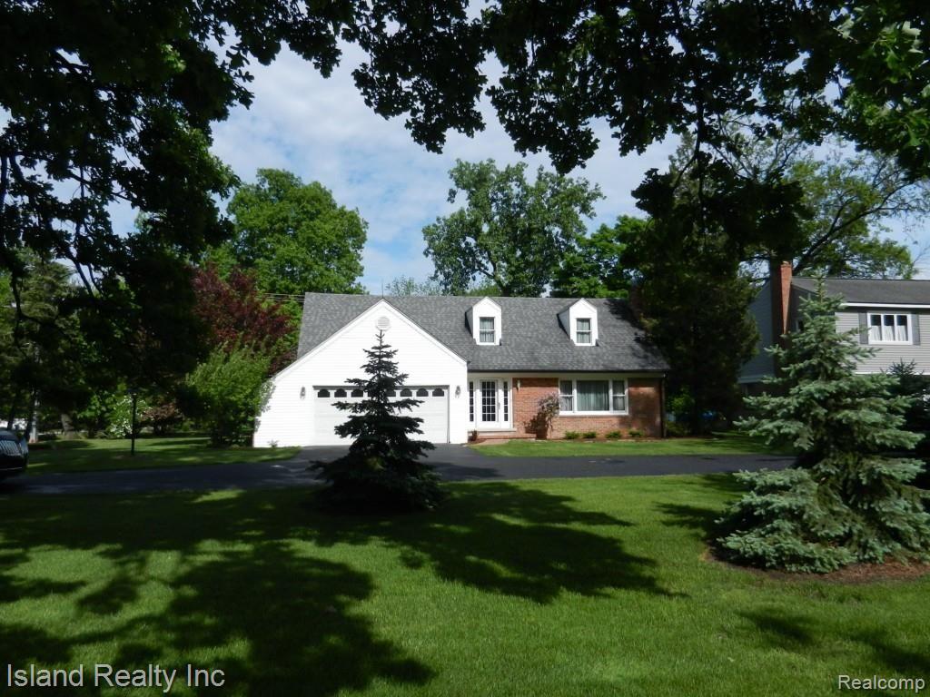 25441 Meridian Road Grosse Ile, MI 48138 - Photo 1 of 22 DSCN5325.jpg