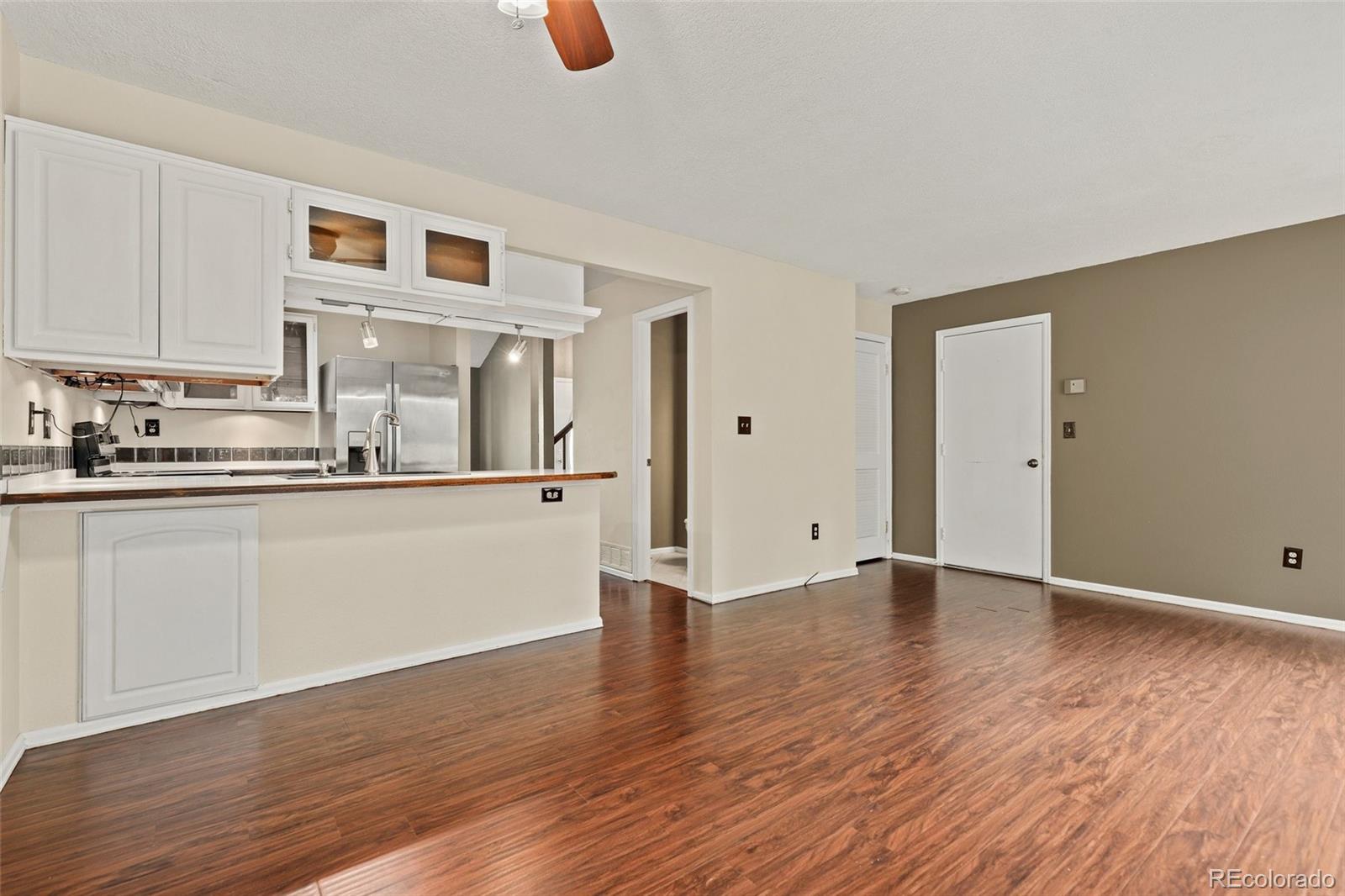 1040 Ridgeglen Way Highlands Ranch, CO 80126 - Photo 8 of 33 Gallery Image 8