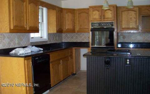 86123 Meadowfield Bluffs Road Yulee, FL 32097 - Photo 3 of 5 kitchen