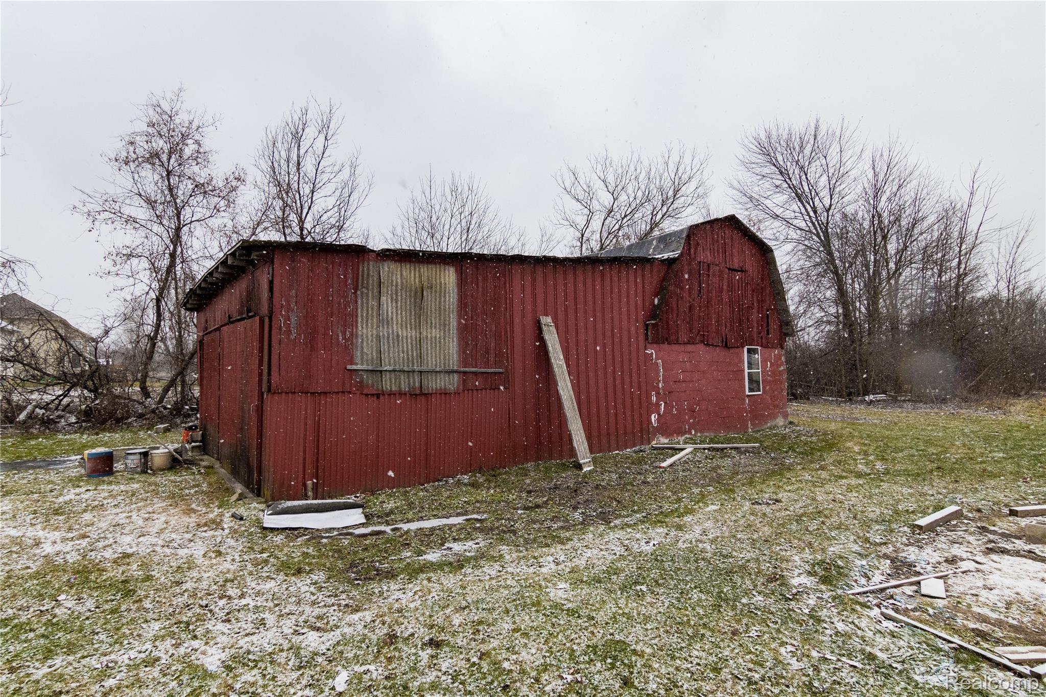 1394 Reid Road Grand Blanc, MI 48439 - Photo 14 of 16 1394 Reid Road Exterior (7).jpg