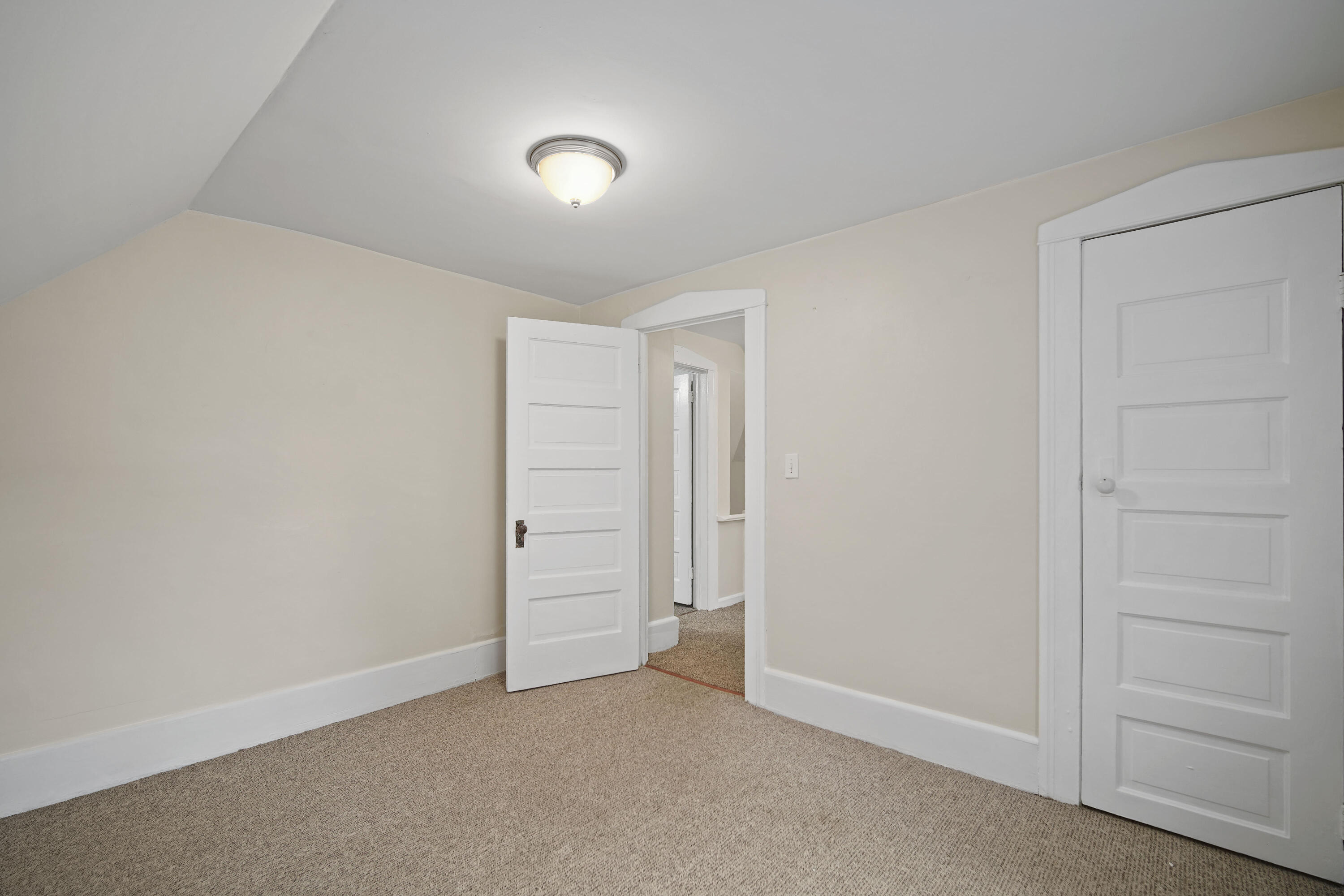 617 Backus Street Jackson, MI 49202 - Photo 7 of 18 7