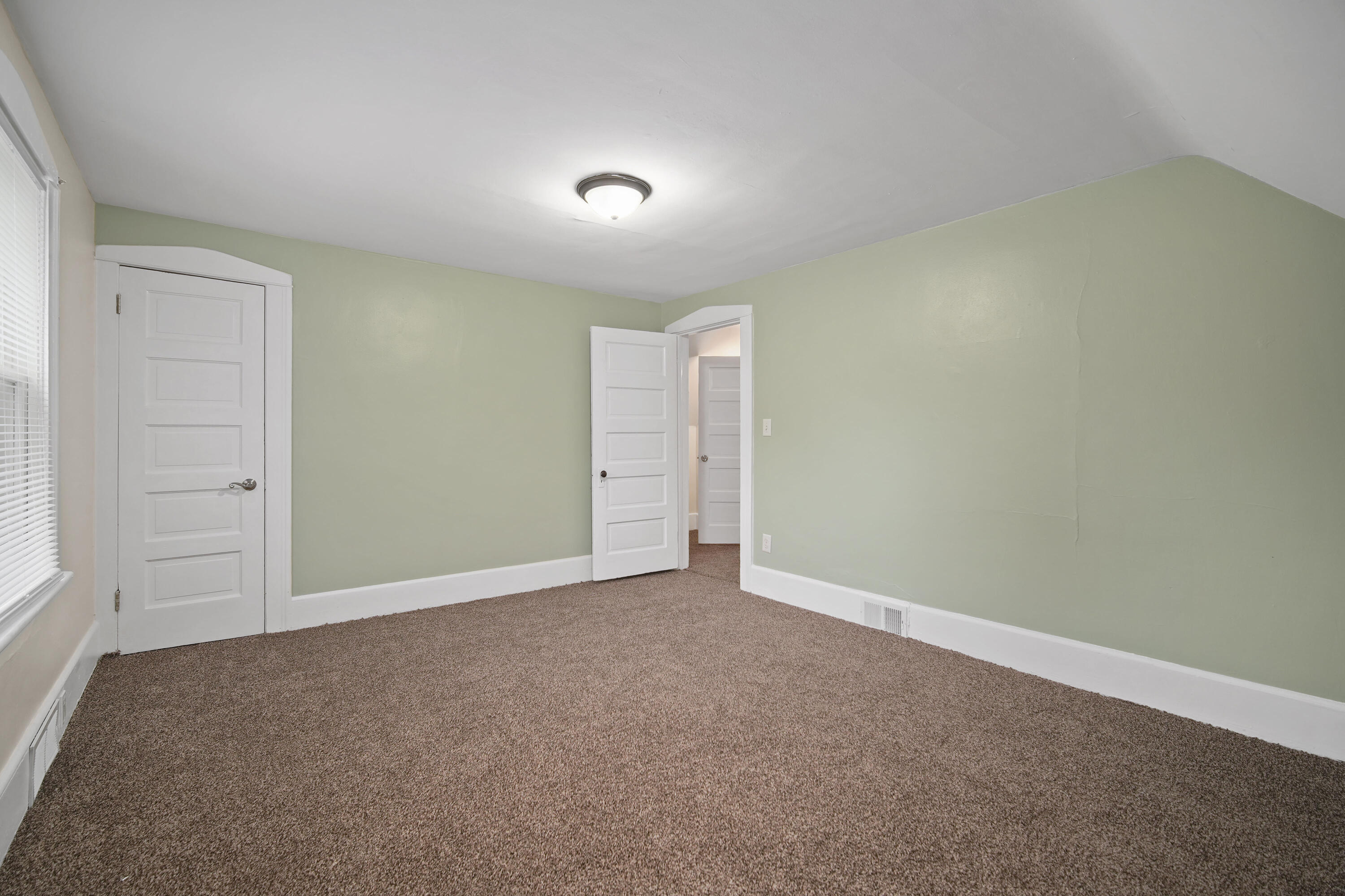 617 Backus Street Jackson, MI 49202 - Photo 9 of 18 9