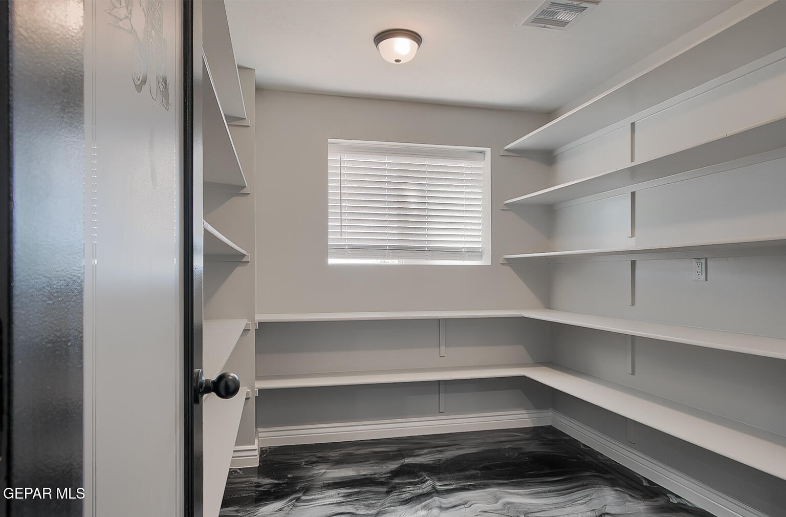 15601 Newkirk Road El Paso, TX 79928 - Photo 47 of 54 15601-Newkirk-Pantry