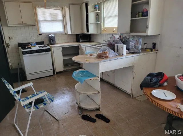 $28,000 | 5050 Hallows Avenue, East St. Louis, IL 62204