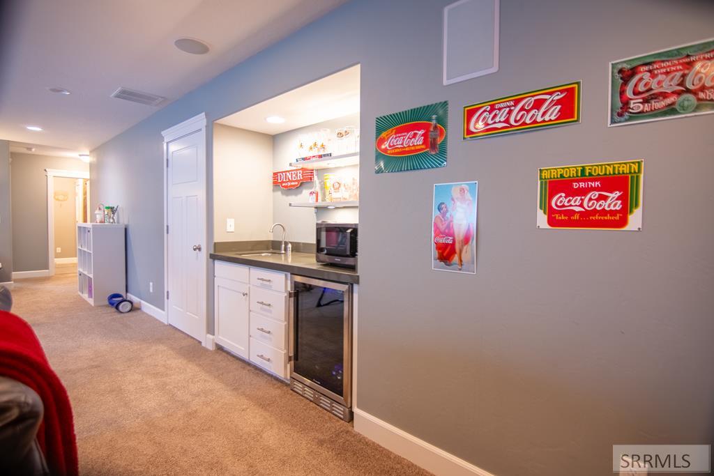 1080 Red Robin Court Ammon, ID 83401 - Photo 22 of 32 Wet Bar