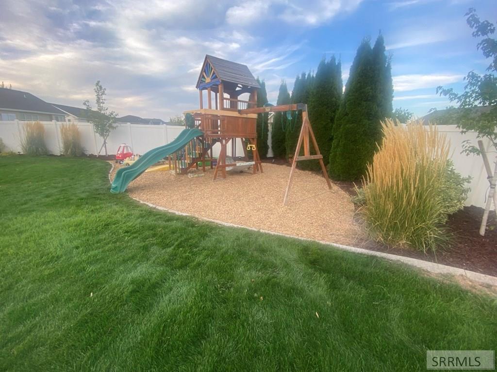 1080 Red Robin Court Ammon, ID 83401 - Photo 29 of 32 Playground at Summer