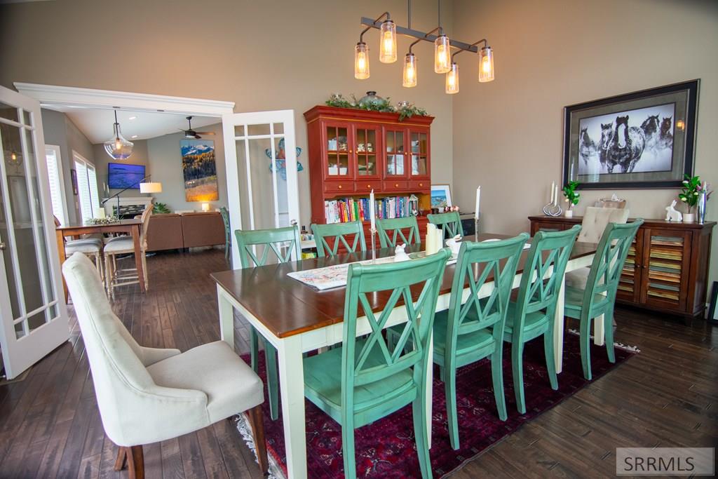 1080 Red Robin Court Ammon, ID 83401 - Photo 9 of 32 Dining Room