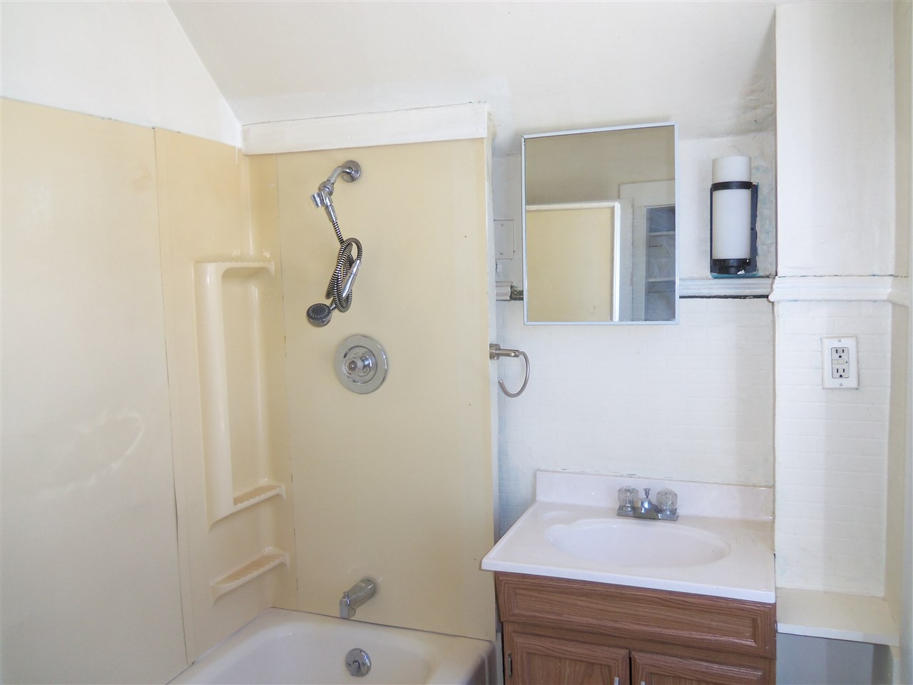 8 Silver Street Rochester, NH 03867 - Photo 14 of 17