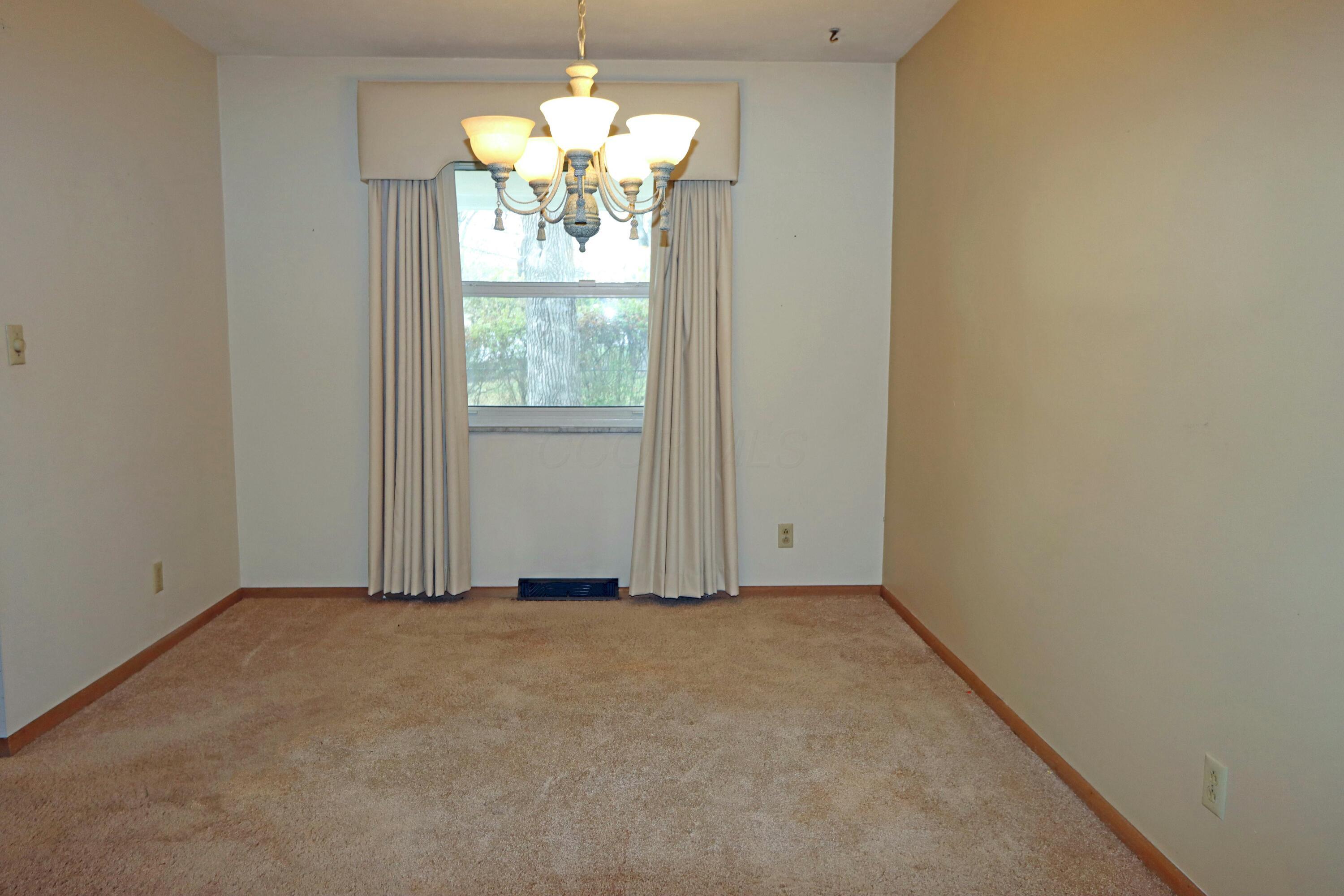 1335 Yorktown Road Columbus, OH 43232 - Photo 10 of 42 tempImagedvQvgL