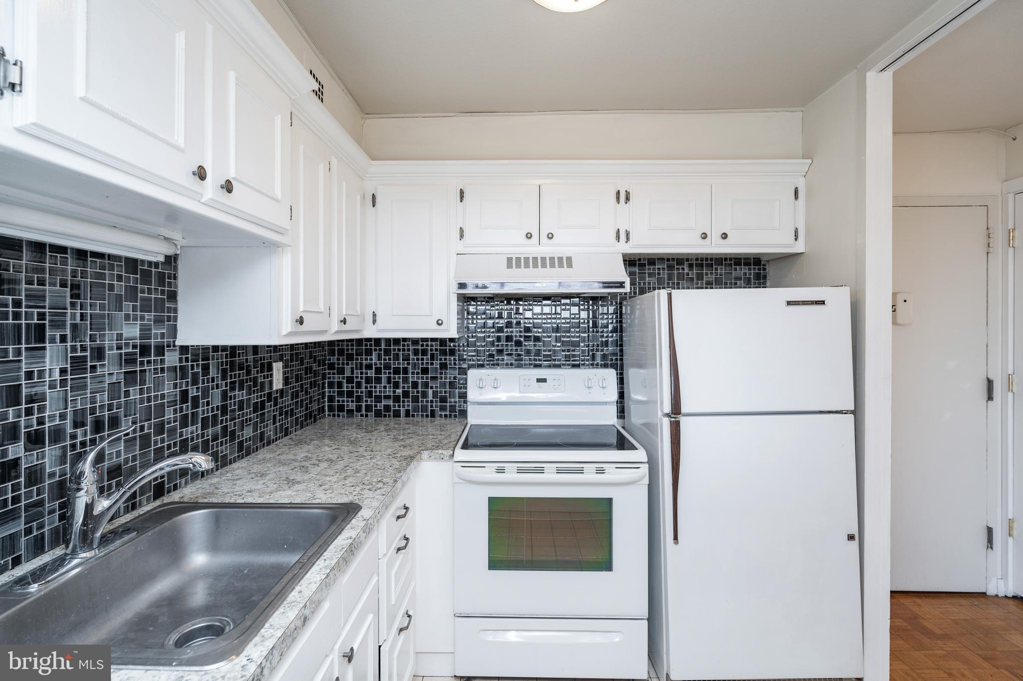 224-30 West Rittenhouse Square, Unit 809 Philadelphia, PA 19103 - Photo 8 of 24